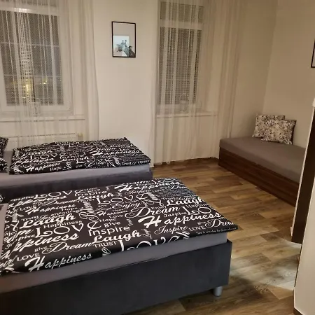 Apartamento černý Tulipán #2 Plzeň
